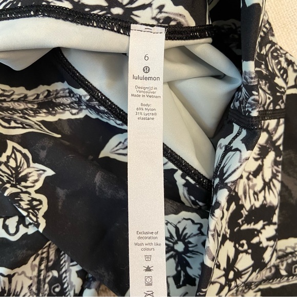 Lululemon Sz 6 Wunder under high rise tights 28” engineered full on luxtreme - Picture 2 of 4